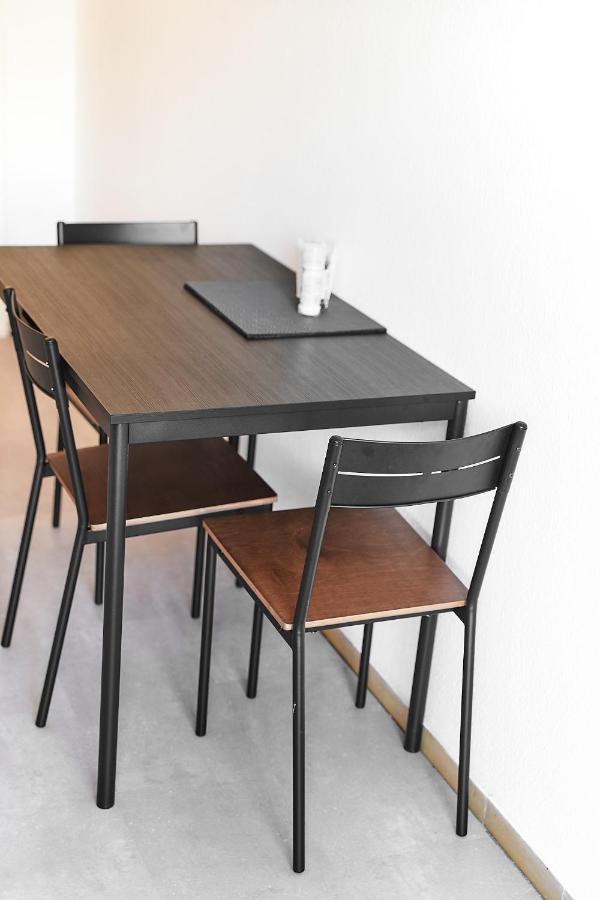 N2 Centrally Located 3-Room Apartment With Balcony Or Individual Rooms Karlsruhe Esterno foto