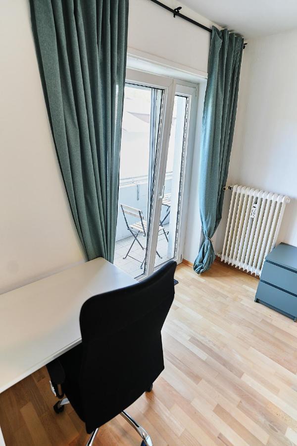 N2 Centrally Located 3-Room Apartment With Balcony Or Individual Rooms Karlsruhe Esterno foto