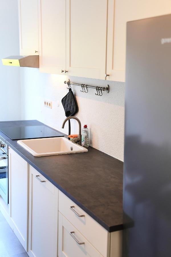 N2 Centrally Located 3-Room Apartment With Balcony Or Individual Rooms Karlsruhe Esterno foto