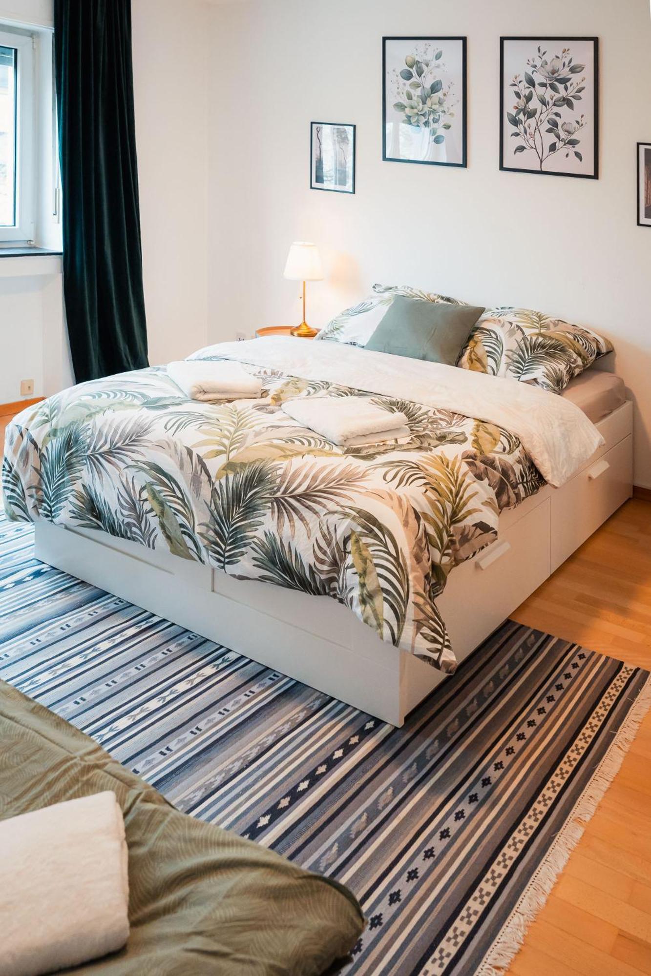N2 Centrally Located 3-Room Apartment With Balcony Or Individual Rooms Karlsruhe Esterno foto