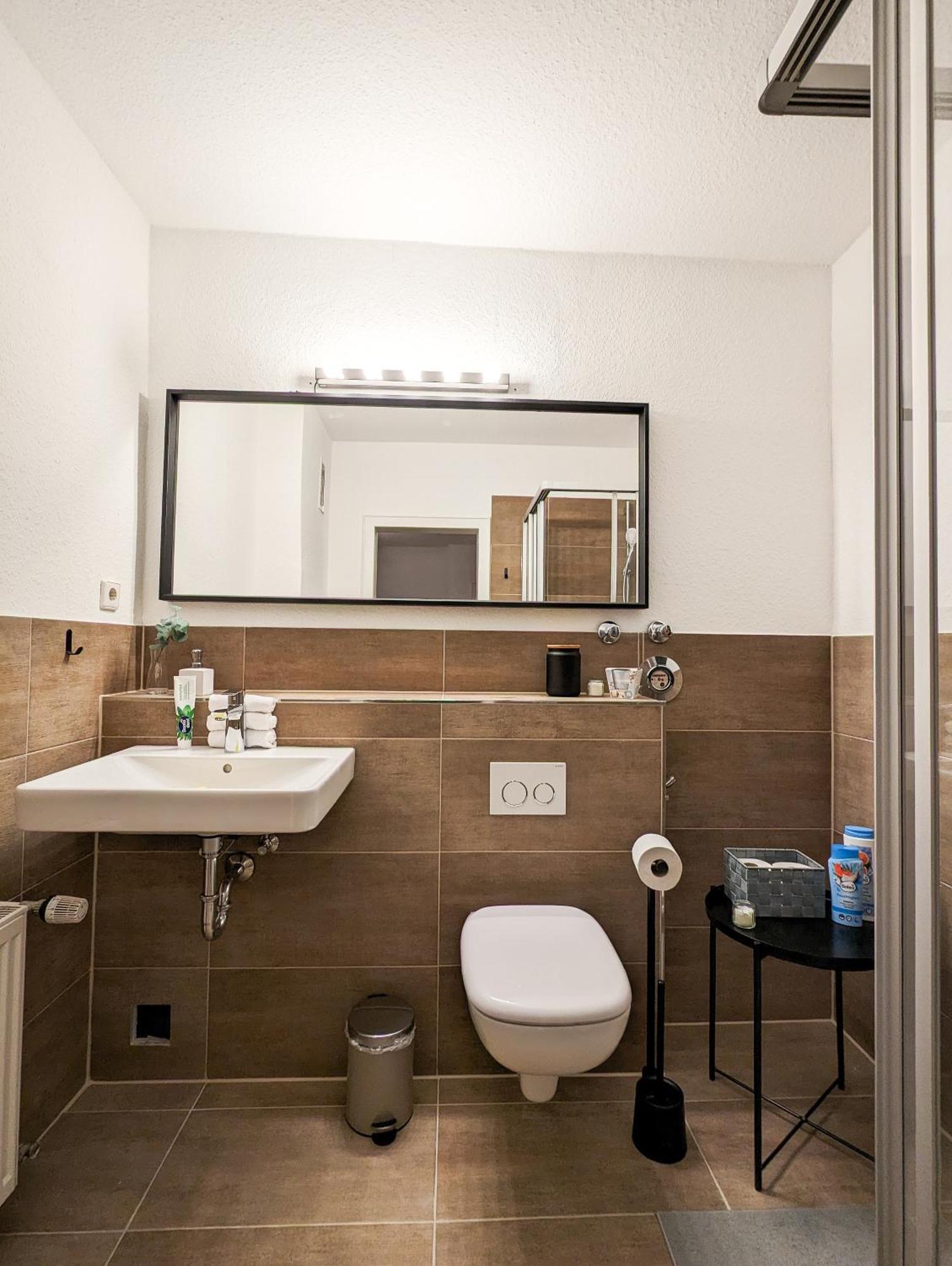 N2 Centrally Located 3-Room Apartment With Balcony Or Individual Rooms Karlsruhe Esterno foto