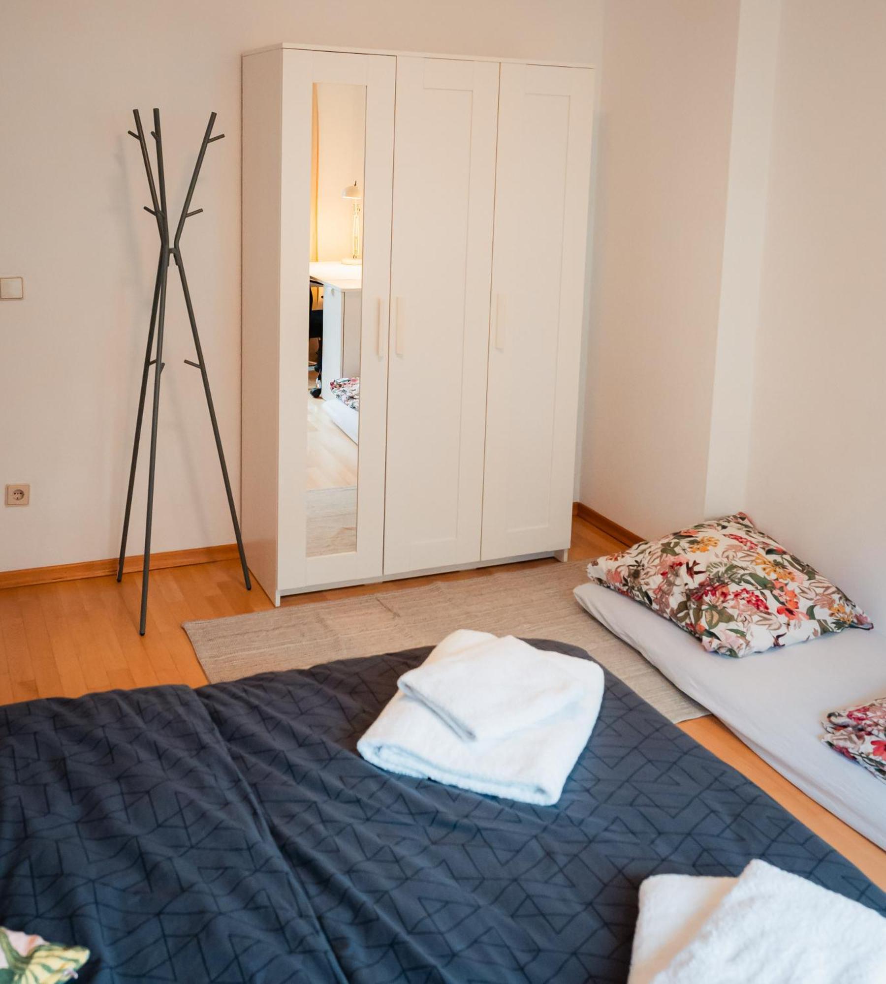 N2 Centrally Located 3-Room Apartment With Balcony Or Individual Rooms Karlsruhe Esterno foto